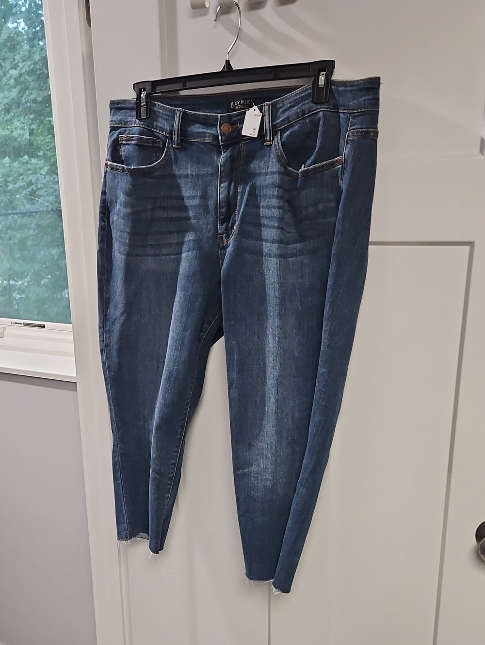 Judy Blue Dark Blue Cropped Ankle Jeans